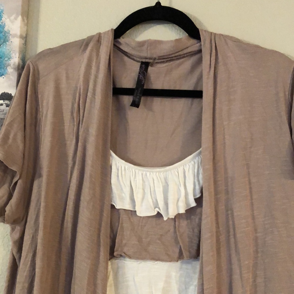 Plus size top - Picture 3 of 4
